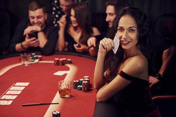Giao diện trò chơi phổ biến tại ok356 với các sản phẩm casino và slot
